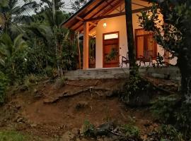 Traveller's Choice Sinharaja, cabin in Deniyaya