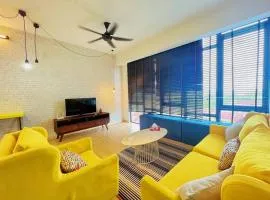 Mount Austin Cube8teen Homestay 新山