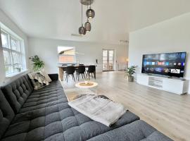 Stunning & Renovated 130sqm Villa only 5 min by car from sandy beaches, hotell i Åkirkeby
