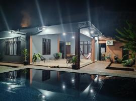 Casa de huespedes con piscina privada, pension in Villa Tunari