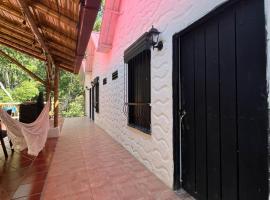 Cabañas Monteleón Paicol- Huila, hotel v destinaci La Laja