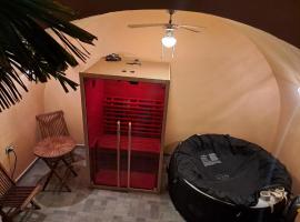 Atraktivna kuca sa saunom i grijanim jacuzzijem, hotel v destinaci Cres