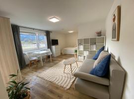 Schöne 1-Zimmer Wohnung am Bahnhof 2 Parkplätze, hotel v destinaci Sonthofen