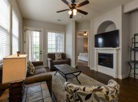 Spacious Upscale 2-Bedroom 2-Bath Condo -- Pet-friendly w Indoor Outdoor Pool and Splash Pad, hotell i Branson