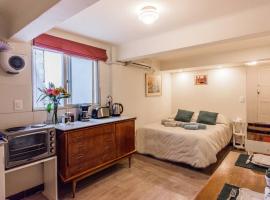 Sky Garden Sarandi [ Studio ] Pool & Barbacue, hotel com piscinas em Montevid&eacute;u