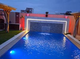 Hanshīr Qaşr Ghallāb에 위치한 호텔 Villa piscine 4 chambres
