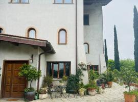 B&B Love-ROOM RENT- Country House Roma, guest house in Prima Porta