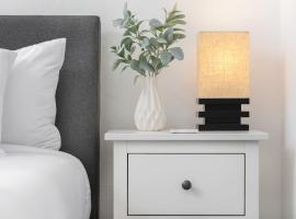 3 Bedroom House - Fire Pit Table BBQ - 10 Guests, ξενοδοχείο σε La Mesa