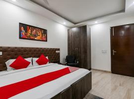 OYO 72284 Premium Rooms Chhatarpur, hotel a Nuova Delhi, Chattarpur