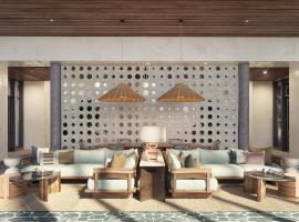 Hotel Indigo Grand Cayman, an IHG Hotel، فندق في Grand Cayman