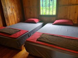 Ba Be Retreat house, cabin in Bắc Kạn