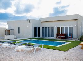 Casa Camila Suite: Oranjestad şehrinde bir otel