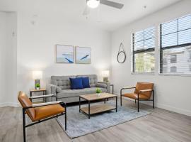 CozySuites Glendale by the stadium with pool 12, apartman Glendale-ben