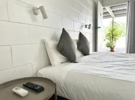 Sawmill Hotel Motel