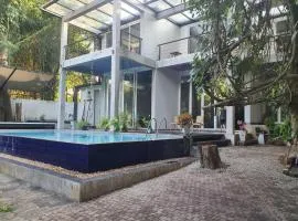 The Yacht Riverside Villa Near Colombo International Airport