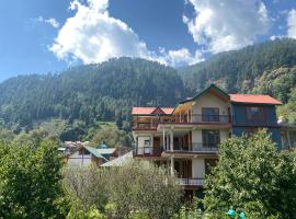 Alpine Bliss Cottage, hotel in Manāli