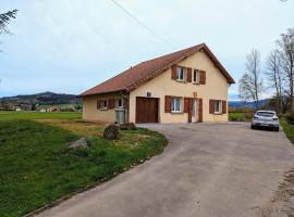 Gîte Anould, 6 pièces, 10 personnes - FR-1-589-34, hotel with parking in Anould
