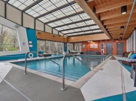 CozySuites Mill District pool gym # 09, hotel in Minneapolis