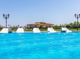 Двуспални апартаменти Оазис Бийч клуб, hotel in Lozenets