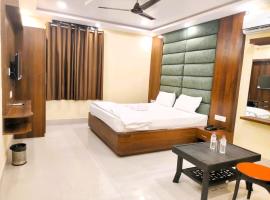 Hotel Lord Krishna, готель у місті Деоґгар
