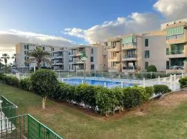 New Modern & Centrally-Located Apartment