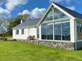 Beautiful private farm Cottage in Anglesey, hotel u gradu Pentraeth