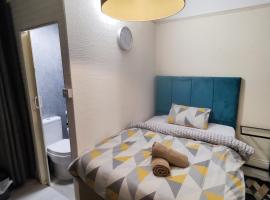 St Lucia women only lodge Leicester long stays, cabin in Leicester