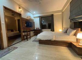 RAM LEE GRAND Hotel & Restaurant, hotell i Dausa