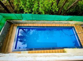 MERCURY VILLA ll 4BHK ll PRIVATE SWIMMING POOL, hotel em Lonavala