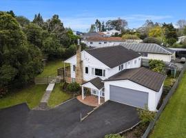 Rest & Relax villa Whangarei 4 Bedrooms 2 Bath family home、ファンガレイのホテル