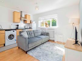 Eastleigh Serviced Apartment, hotel in Chandlers Ford