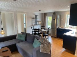 Stockholm Archipelago House with shared pool, beach hotel in Mörtviken
