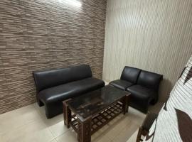 Chandigarh Housing Board Flats Sector 44 D, hotel in Chandīgarh