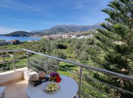 The Sunny Side、ヒマラのホテル