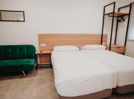 Polorooms, hotel bajet di Zaratán