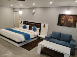 SAFINA VIEW KING Hotel: Bhowāli şehrinde bir otel