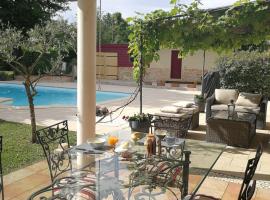 Au Doux Repos, cheap hotel in Lucbardez-et-Bargues