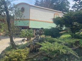 Roulotte quatre saisons Chez Sophie et Gilles, κάμπινγκ σε Monistrol-sur-Loire
