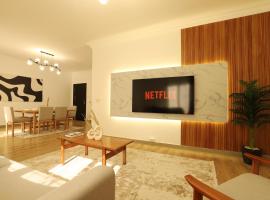 Signature Stays: Modern Chic Apt