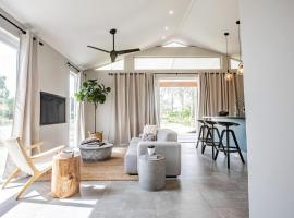 Nearly Oceanfront Blue 3 Bedroom Spacious Villa, hotel i Playa Venao