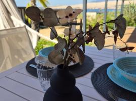 Moonwalk Luxury Mobile Home, Terra Park SpiritoS, hotel sa Kolan