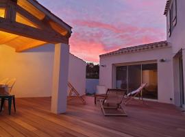 Maison 4 chambres 10 personnes plage à pied à 300 m, hotel em LʼÉpine