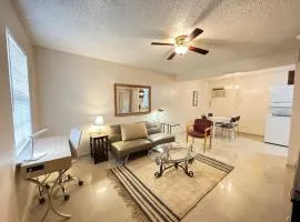 1326-#3 downtown comfy & clean 1bedroom unit