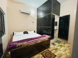 Ranjana guest House free pickup from Ayodhya dham, Ayodhya Cantt and Devkali Bypass