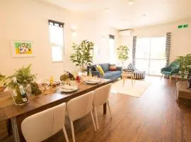 沖縄屈指のリゾートエリア恩納村の1棟貸し切り別荘へめんそーれ