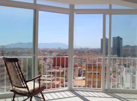 Rare find! Skyline view-Modern 6 bed 2 bath flat in the heart of Málaga, habitación en casa particular en Málaga