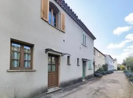 Lovely Home In Stlaurent-De-La-Cabr