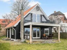 Cozy Home In Faxe Ladeplads With House Sea View