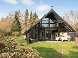 3 Bedroom Cozy Home In Mern