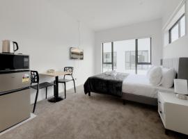 Cozy One-Bedroom Getaway in Takanini, villa in Auckland